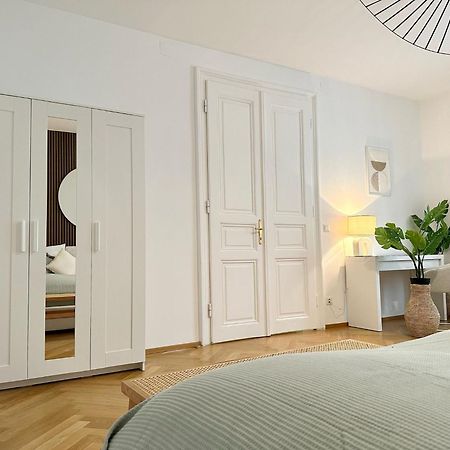 וינה Designer Apartment Near Main Station מראה חיצוני תמונה